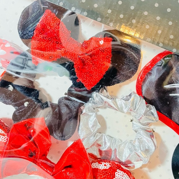 Minnie Accessory Set - Picture 9 of 12